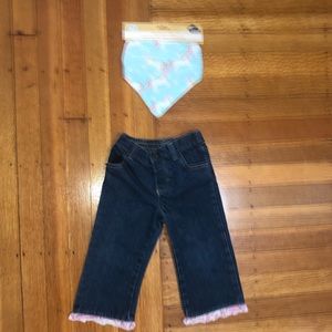 Baby girls jeans and new bib👖